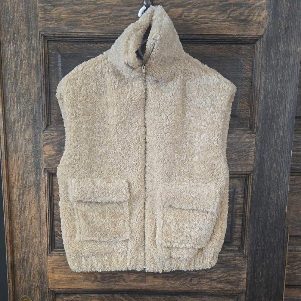 Vici Cream Sherpa Vest